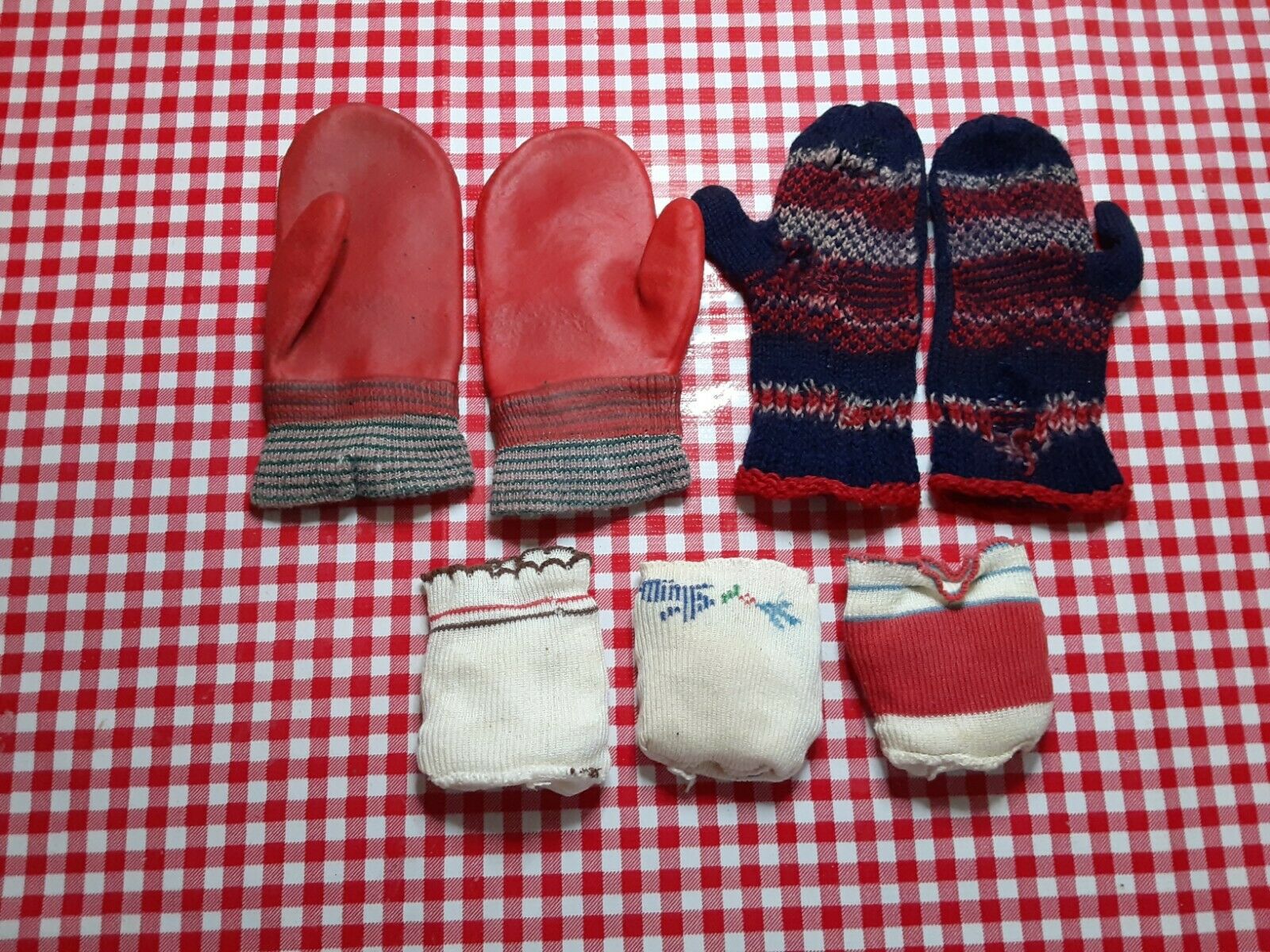 Vintage 40's/50's Children's Mittens And Socks