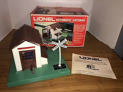 Lionel Automatic Gateman #6-2145 Lighted Shanty W/box