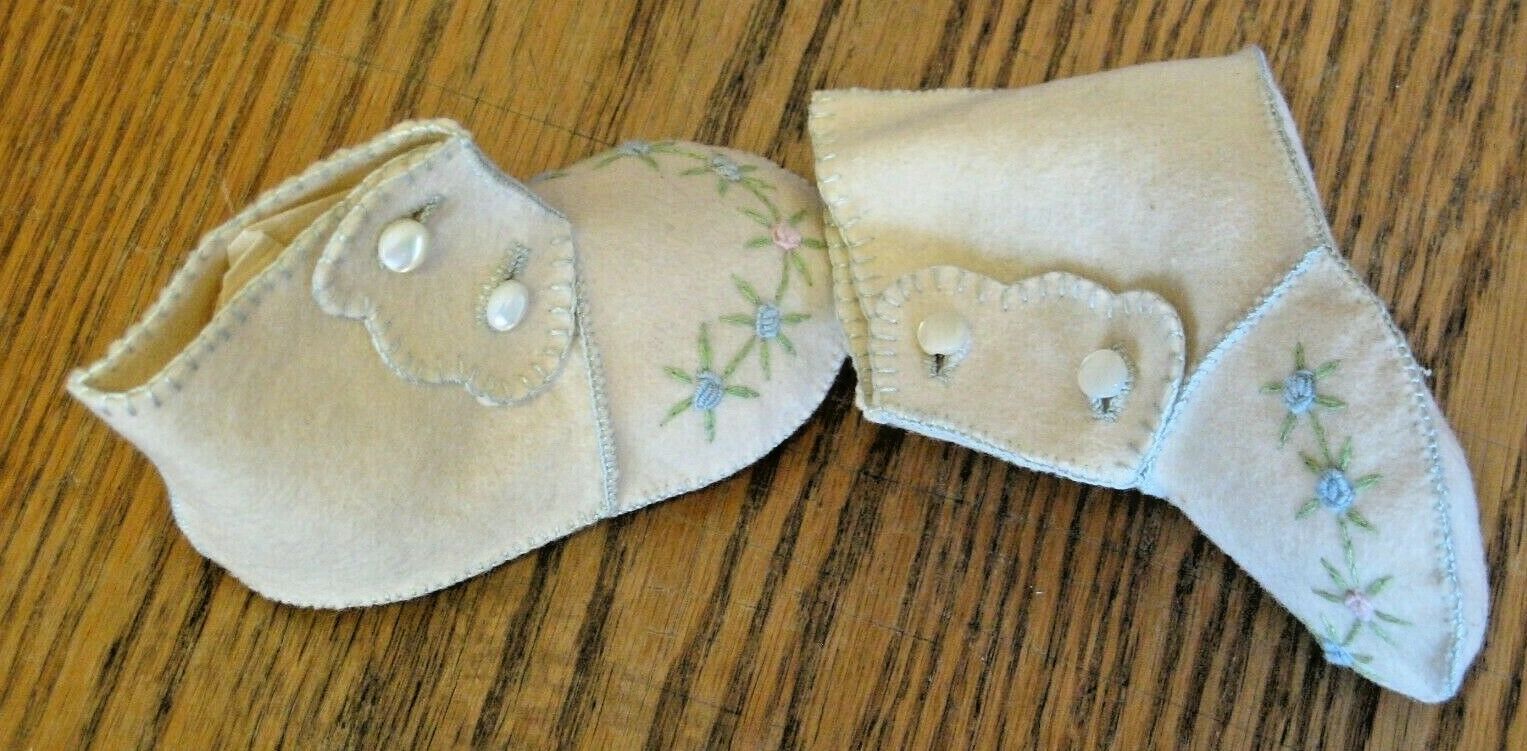 Vintage Antique Felt Infant Baby Booties Shoes Embroidered Vgc Buttons