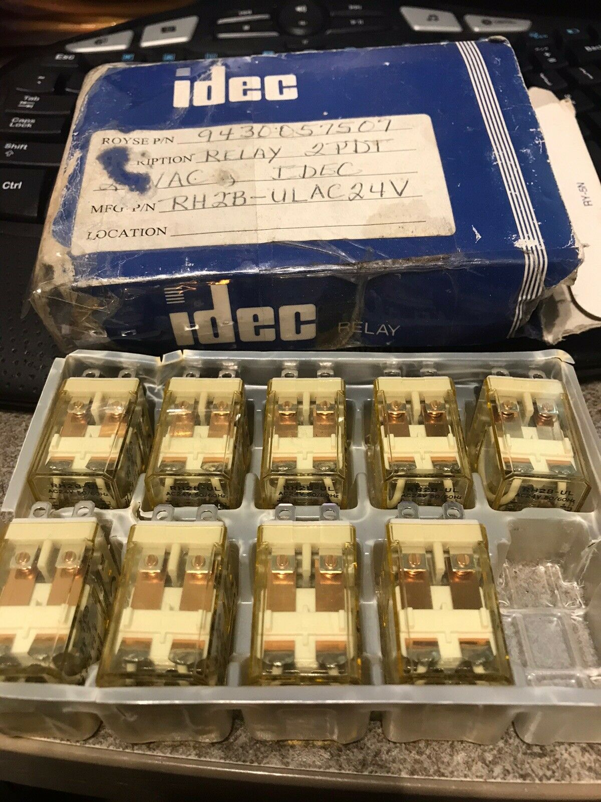 Idec Rh2b-ulac24v Relay 2pdt (box Of Nine)